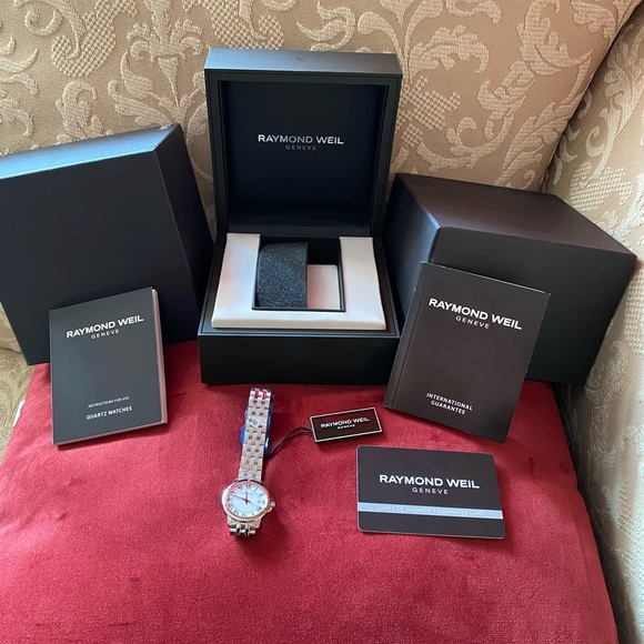 Raymond Weil Swiss Women’s Tango Watch - Picture 9 of 14